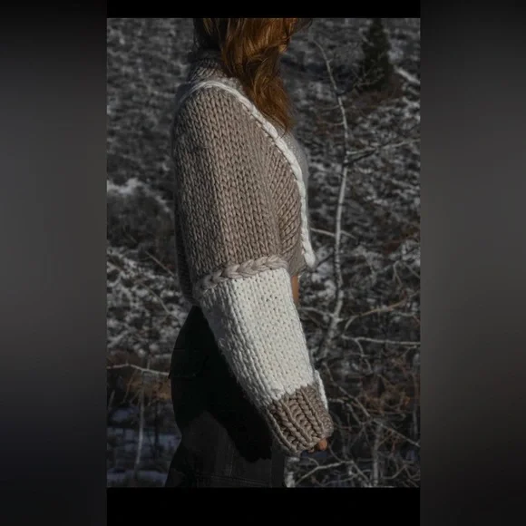 Cozy Colorblock Sweater - Picture 6 of 12